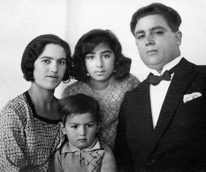 File:Family portrait.jpg